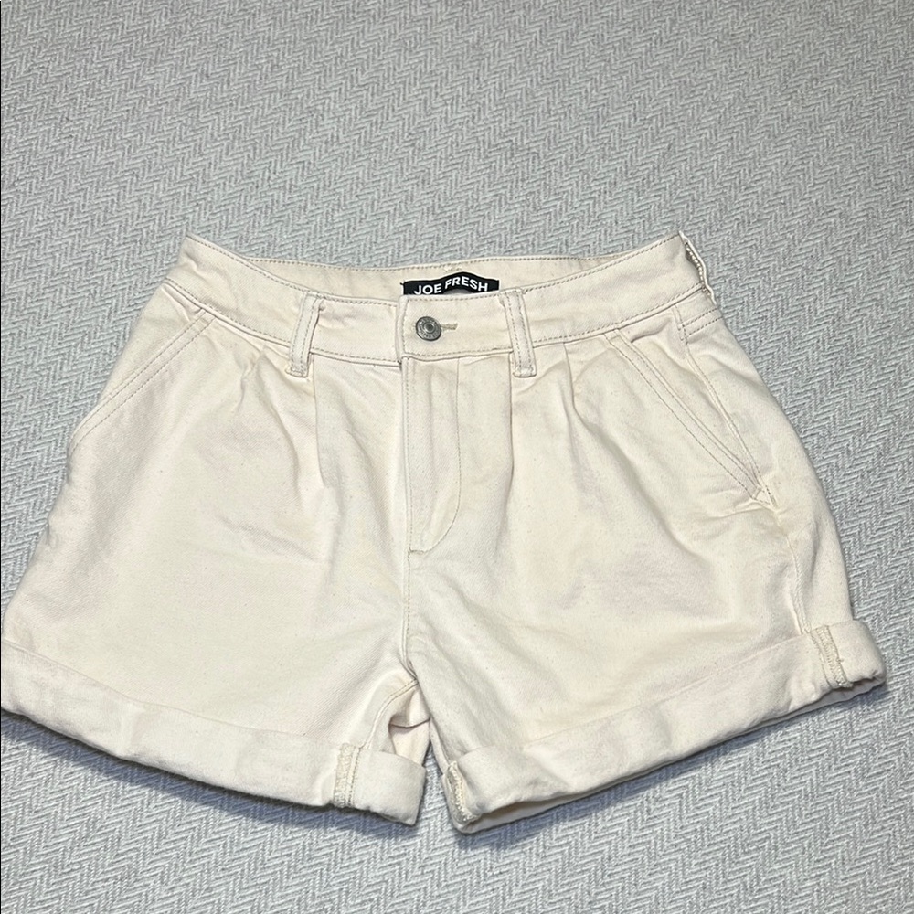 Joe Fresh Women's Cream Cuffed Denim Shorts.  Size 25